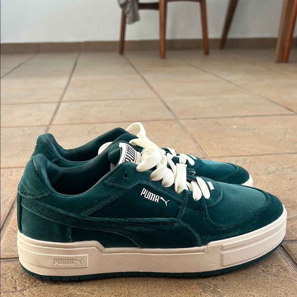 Puma Mayze velvet Green and White Sneakers with Skate-Inspired Design